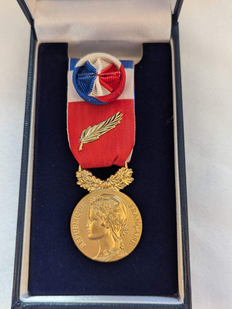 Remise de la Médaille du Travail à Marie-France pour ses 35 ans de service à la Résidence